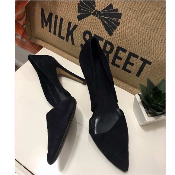 Navy blue faux suede BR pumps. - Picture 8 of 8